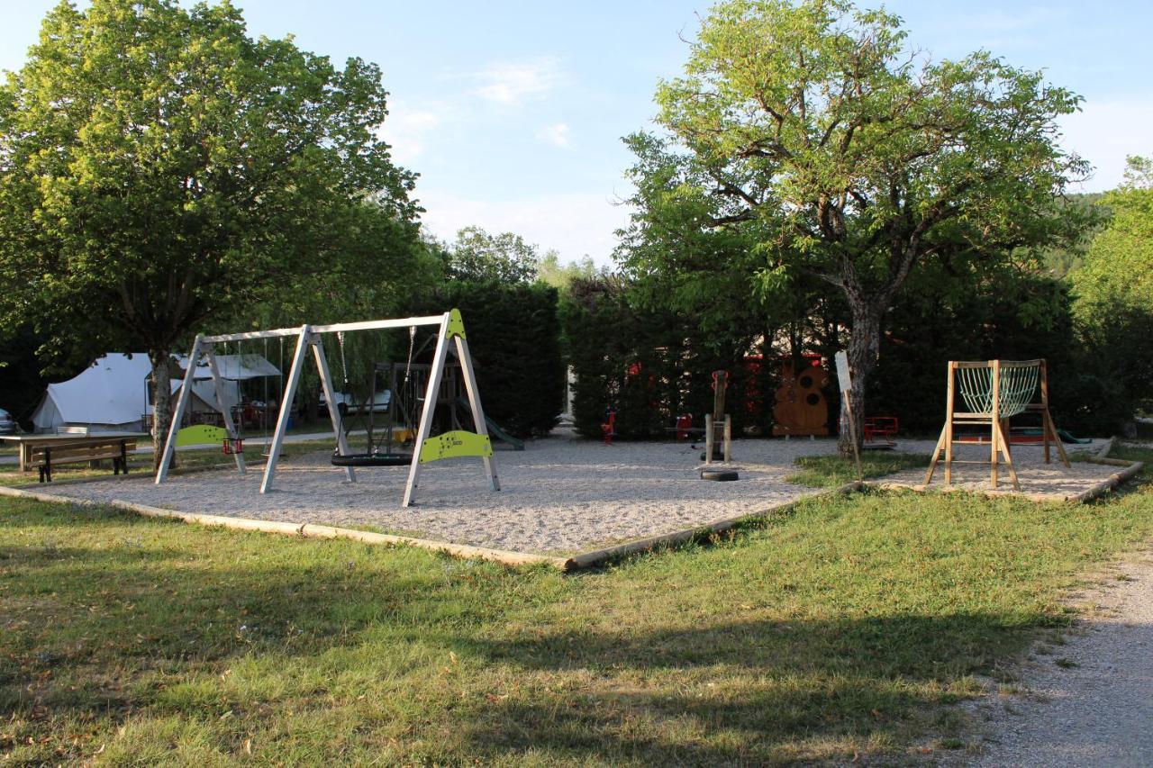 Habitat Createur - Hebergements Insolites Au Camping Municipal "Les Ecureuils" Recoubeau-Jansac Екстер'єр фото
