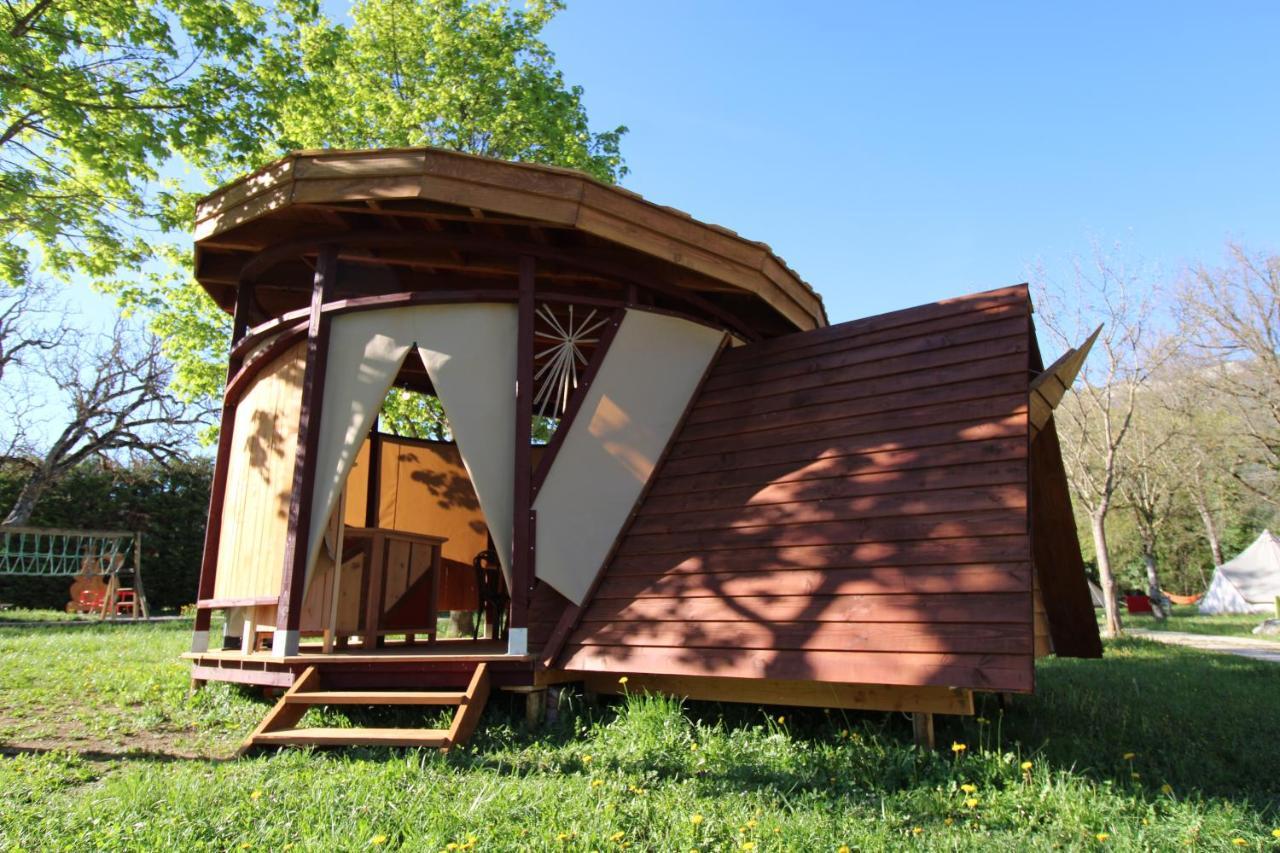 Habitat Createur - Hebergements Insolites Au Camping Municipal "Les Ecureuils" Recoubeau-Jansac Екстер'єр фото