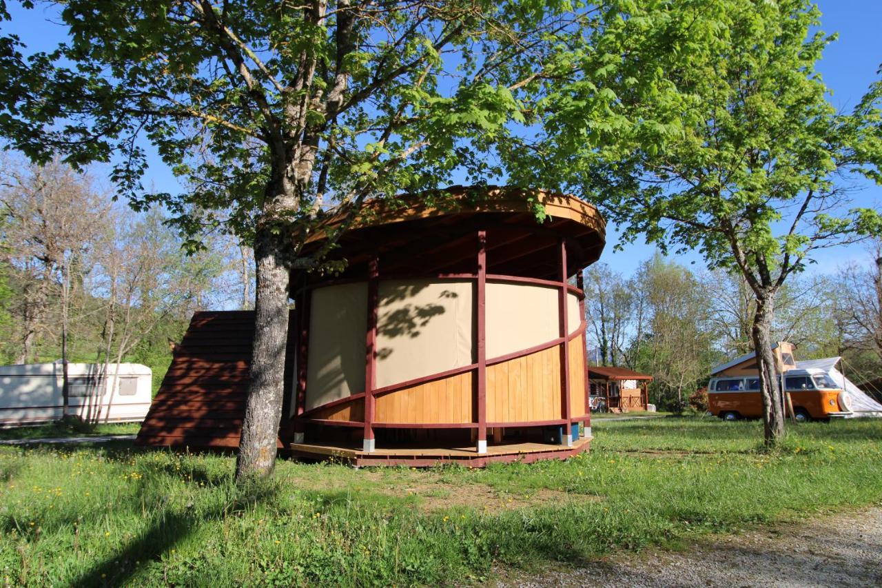 Habitat Createur - Hebergements Insolites Au Camping Municipal "Les Ecureuils" Recoubeau-Jansac Екстер'єр фото